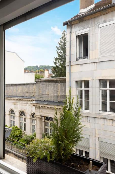 Charmant Cocon Centre Historique 브장송 외부 사진